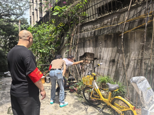 优配中国 政企联动解民忧 危墙修复护平安——越秀区六榕街、流花街携手中国大酒店完成围墙排危工作