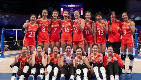 信悦网配资 中国女排险胜！赵勇变阵 吴梦洁25分 龚翔宇35扣 陈厚羽4拦3ACE亮眼